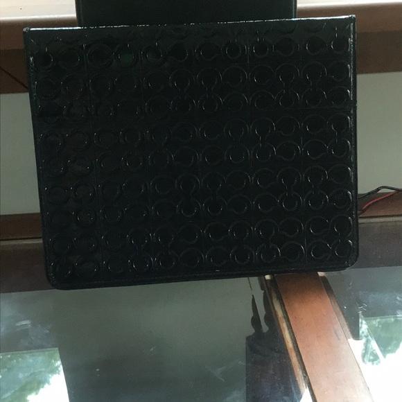 ๐iPad 2๐ Coach signature leather iPad case - Picture 2 of 11